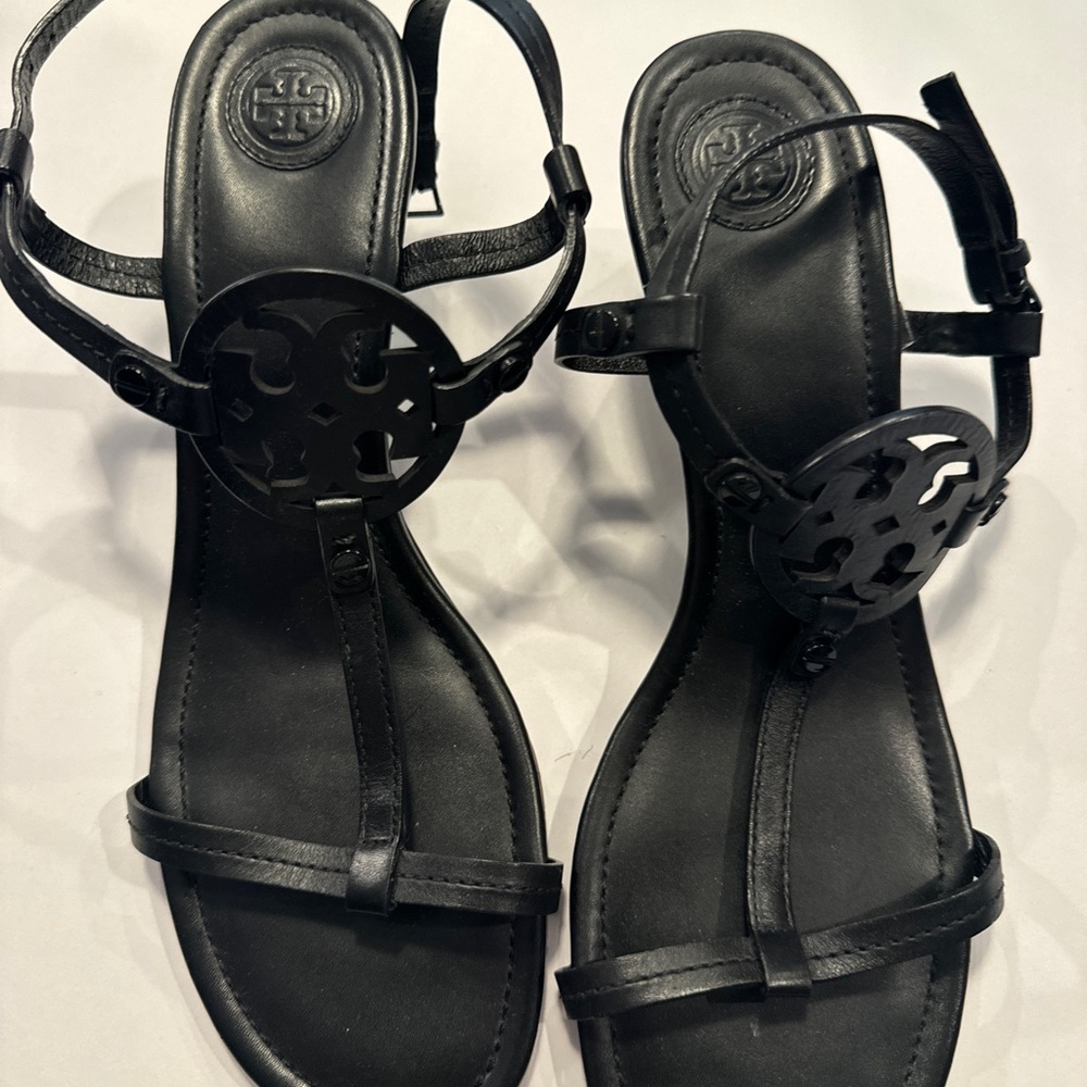 Tory Burch wedge logo t-strap sandal - women’s size 9
